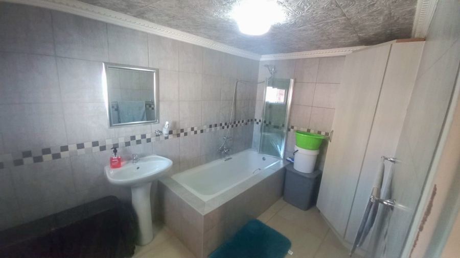 4 Bedroom Property for Sale in Fauna Free State